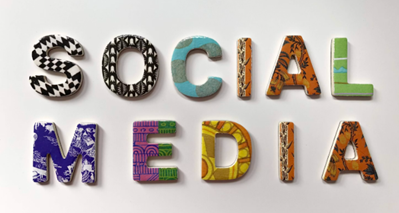 Algoritmos de redes sociais e fluxo de conteúdo